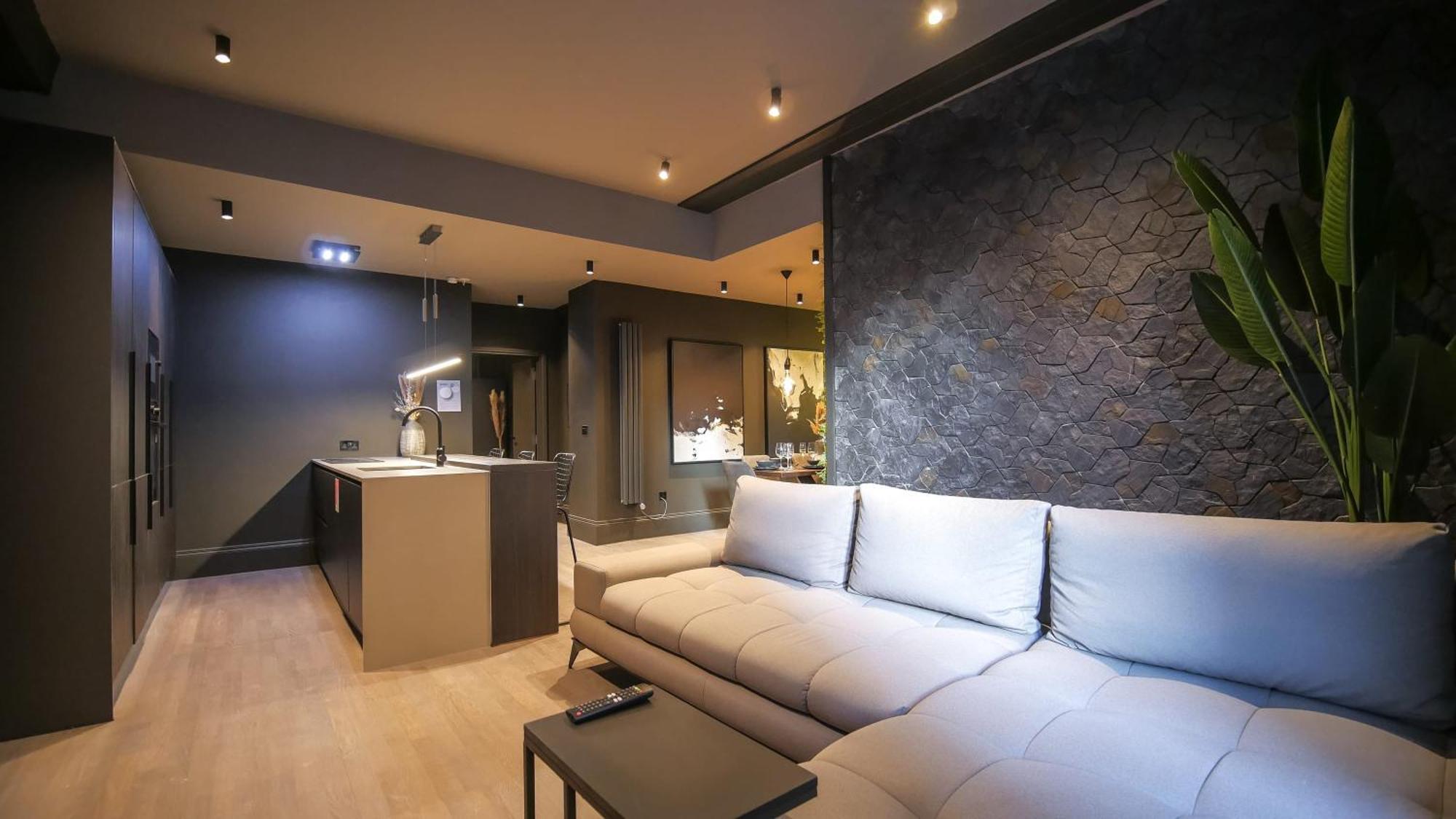 Midnight By The Heim Residences Манчестер Екстер'єр фото