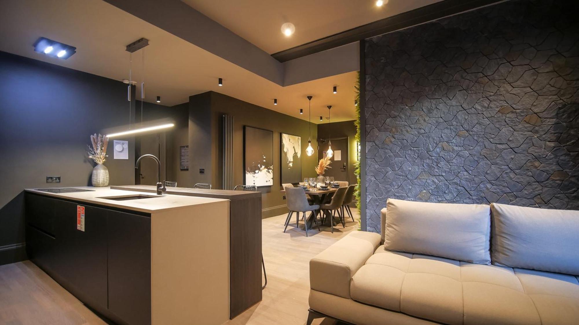 Midnight By The Heim Residences Манчестер Екстер'єр фото