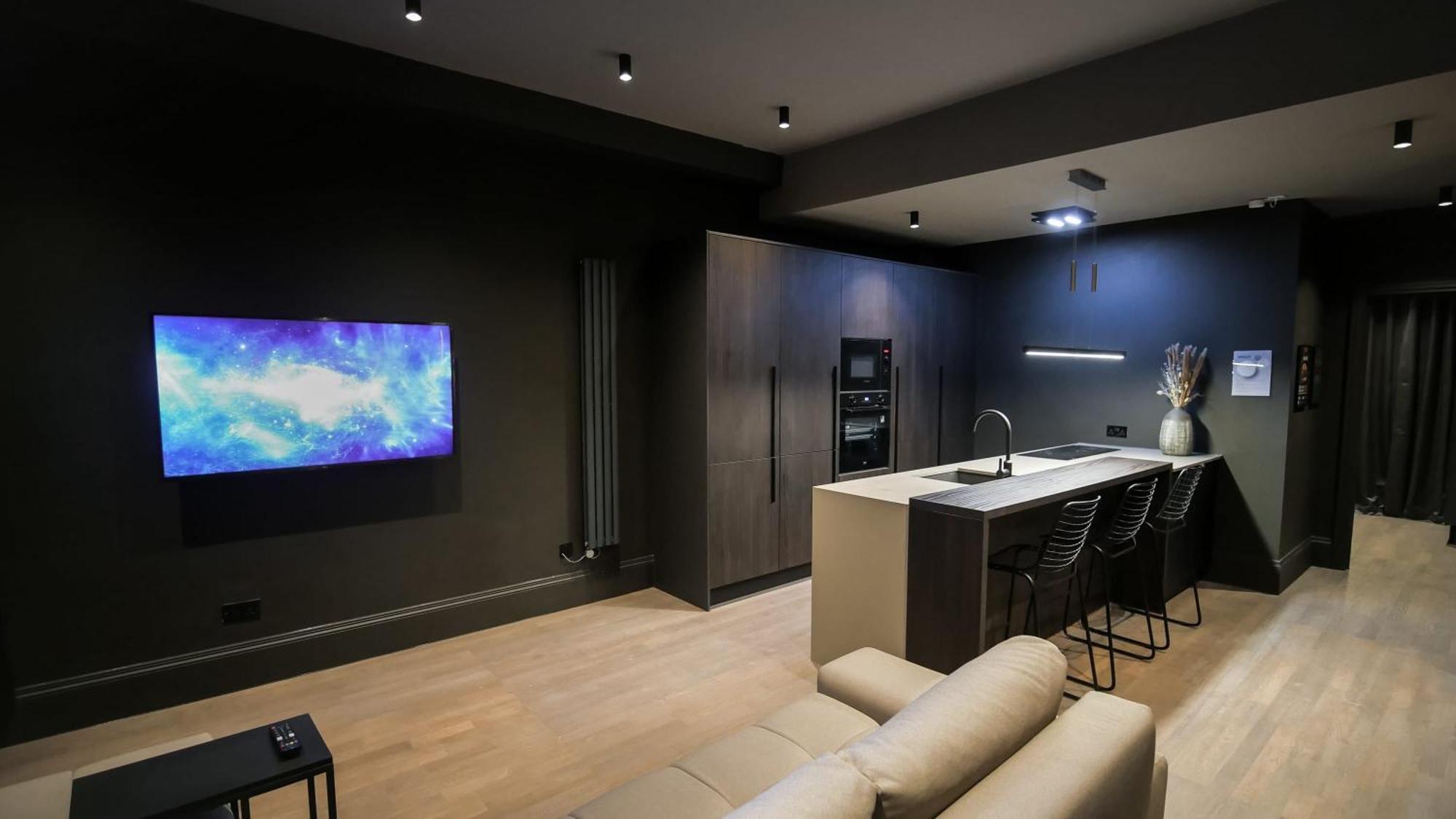 Midnight By The Heim Residences Манчестер Екстер'єр фото